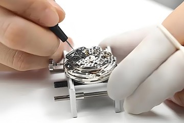 哈尔滨江诗丹顿石英表没电了